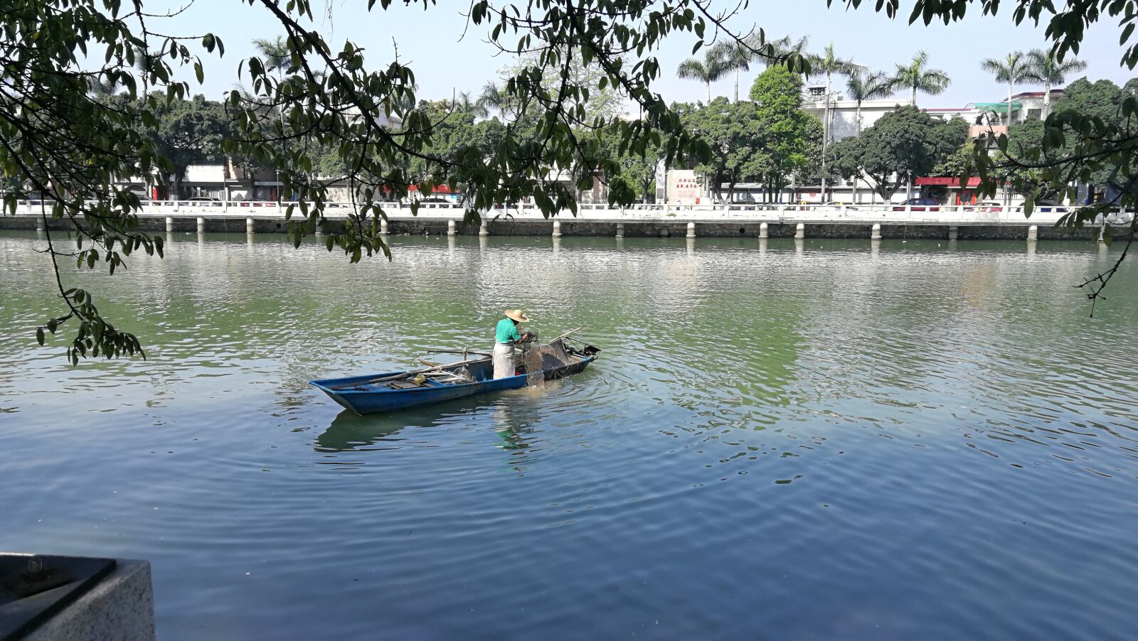 HUAWEI P10 sample photo. Boat, river, be quiet photography