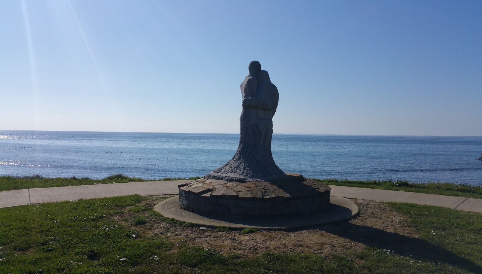 Samsung Galaxy Note4 sample photo. Sea, blue, monument photography
