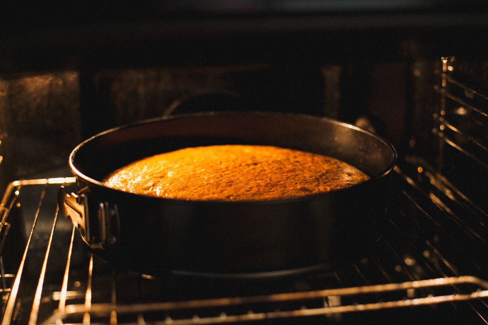 Canon EOS 5D Mark II sample photo. Baking, pie, cupcake photography