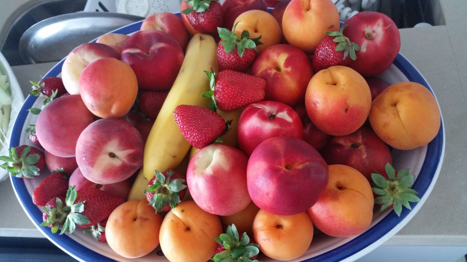 Samsung Galaxy S5 sample photo. Fruit plate, fruit, colourful photography