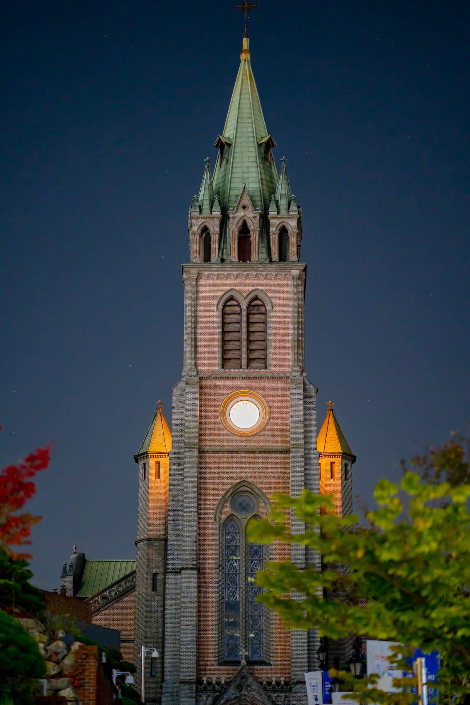 Sony a7 III + Sony FE 85mm F1.4 GM sample photo. Night, cathedral, church photography