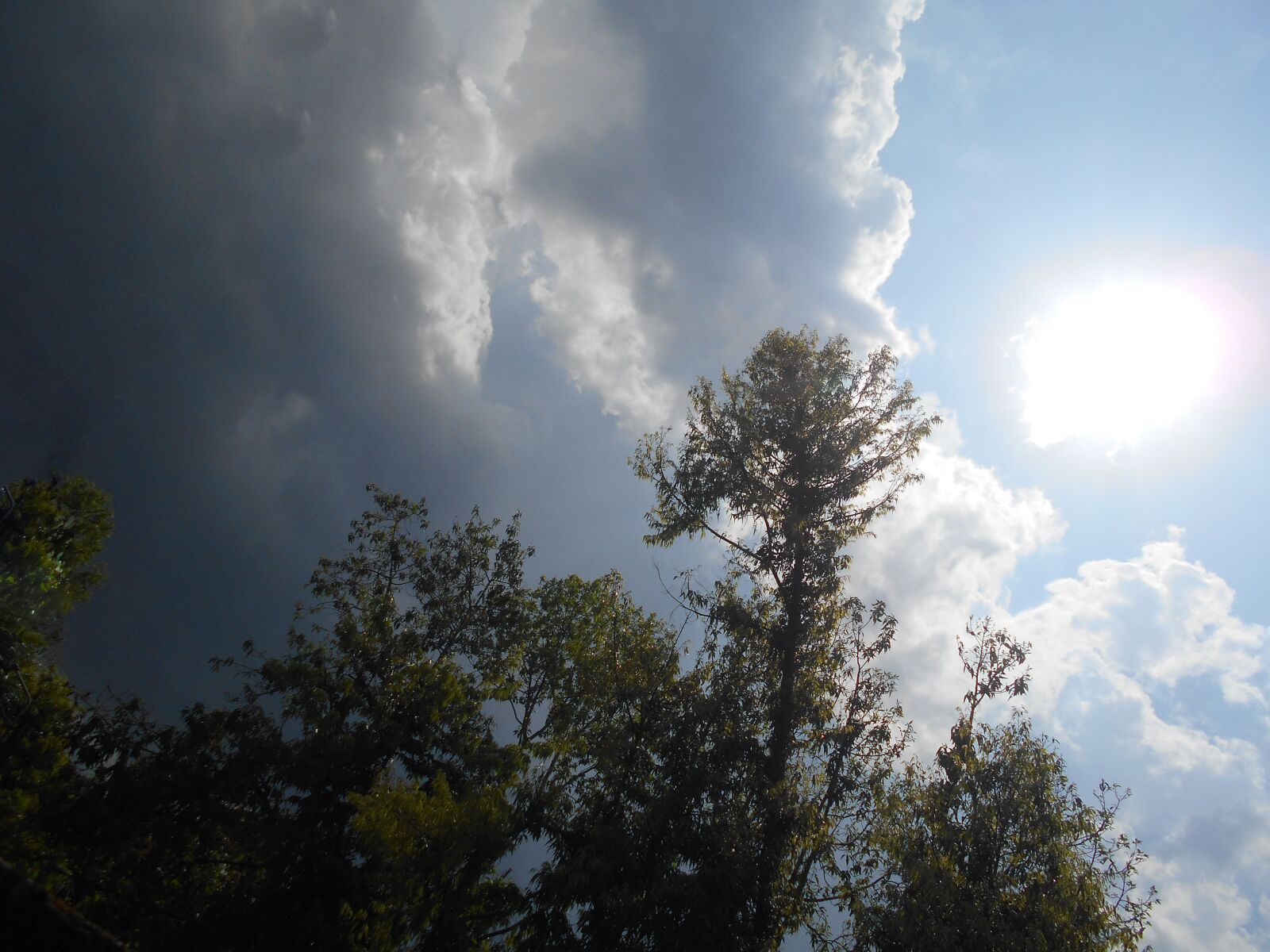 Nikon Coolpix S2900 sample photo. Sky, clouds, sunshine photography