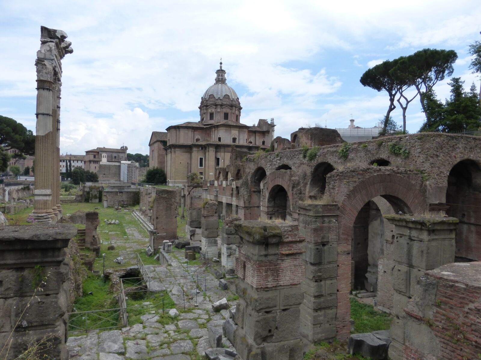 Panasonic Lumix DMC-ZS25 (Lumix DMC-TZ35) sample photo. Rome, forum, architecture photography