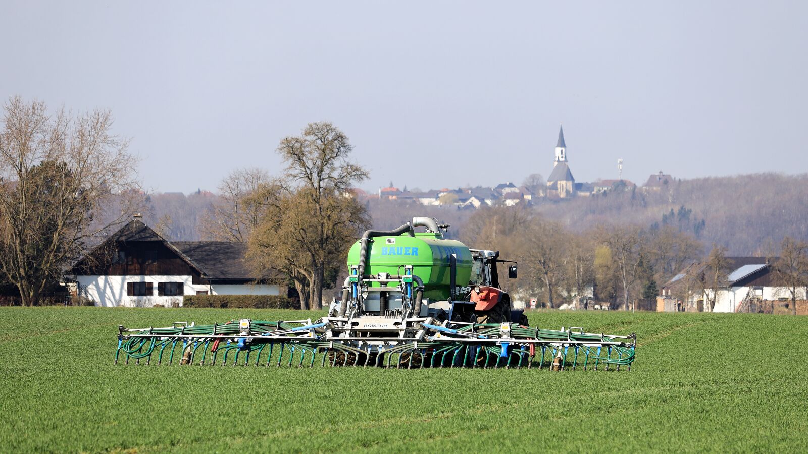 Canon EOS R + Canon EF 70-300 F4-5.6 IS II USM sample photo. Agriculture, fertilization, gülle photography