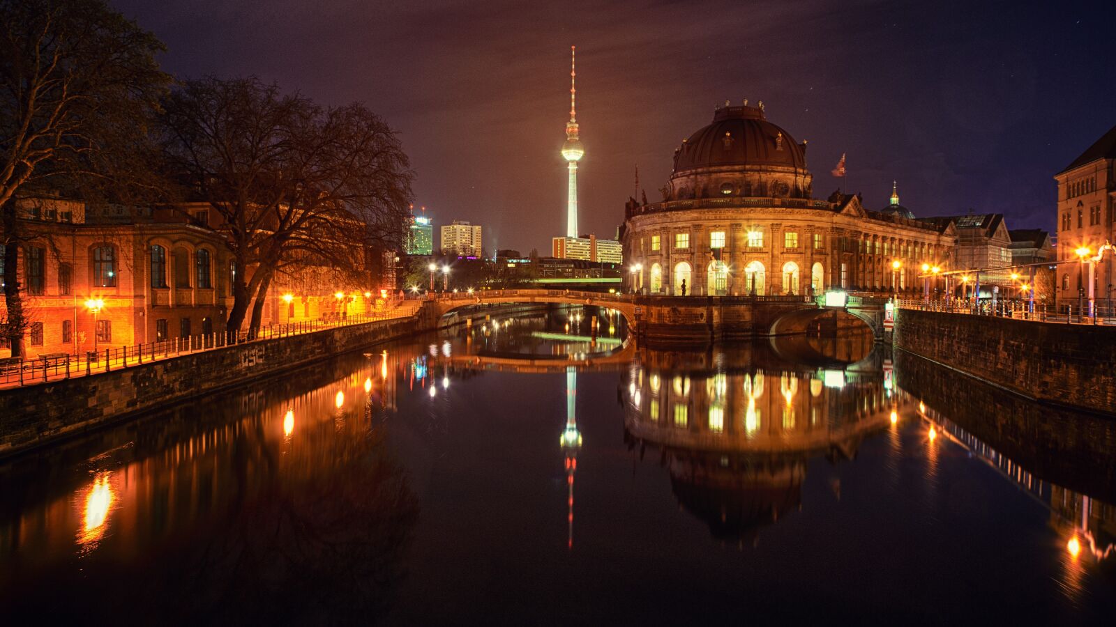 Sony a7 + Sony DT 50mm F1.8 SAM sample photo. Illuminated, evening, reflection photography