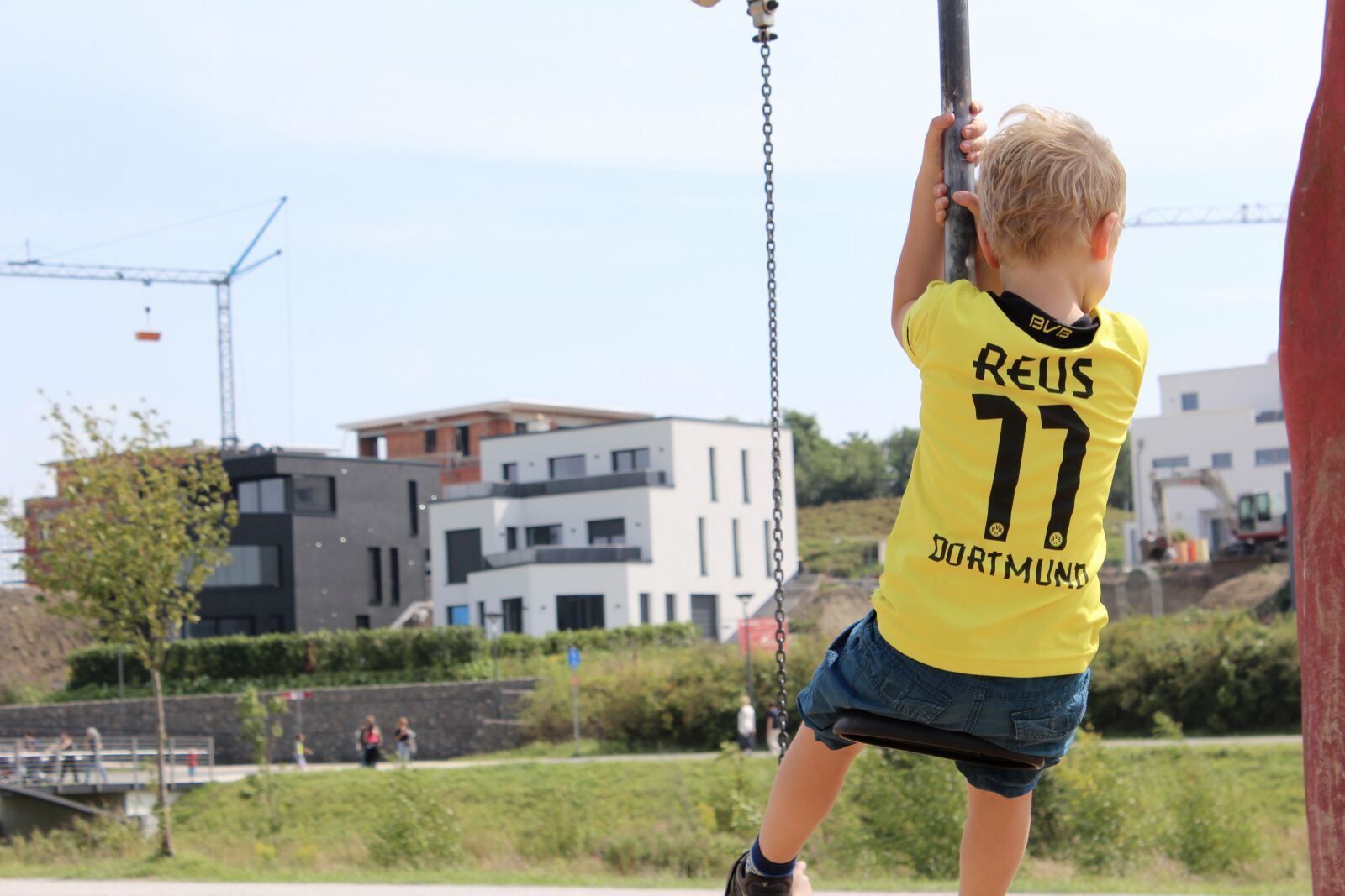 Canon EOS 600D (Rebel EOS T3i / EOS Kiss X5) sample photo. Child, bvb, rock photography