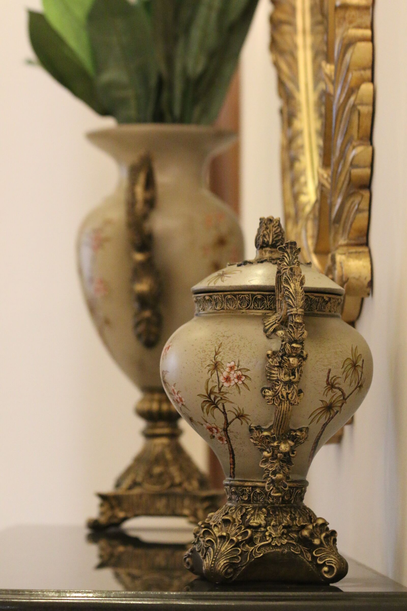 Canon EOS 70D + Canon EF 70-300mm F4-5.6 IS USM sample photo. Vase, decoration, interior photography