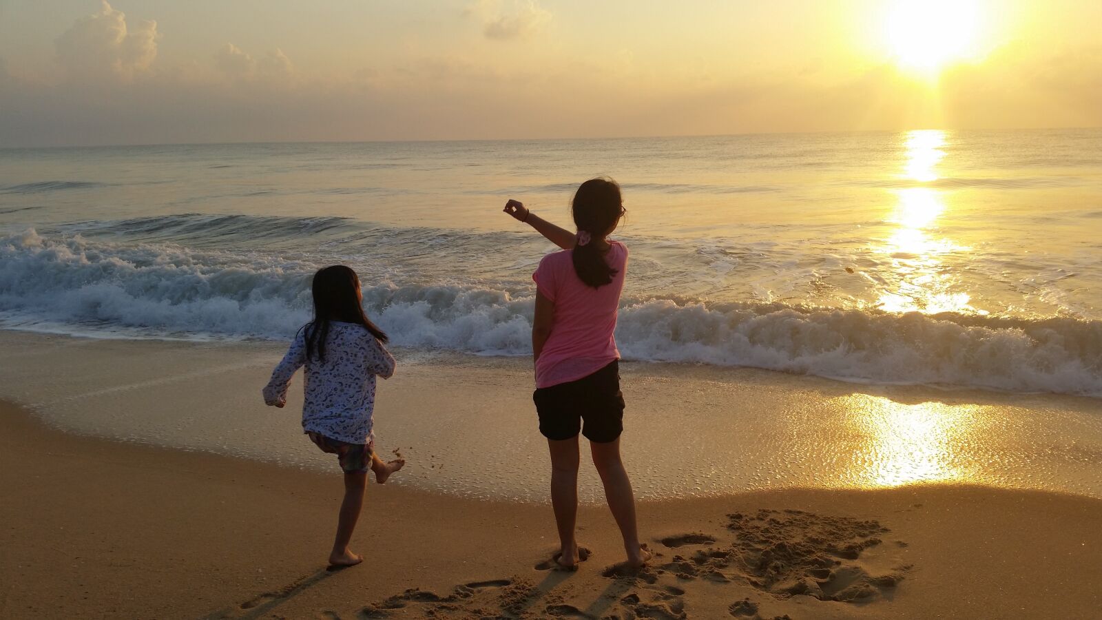Samsung Galaxy S5 sample photo. Sea, sandy beach, morning photography