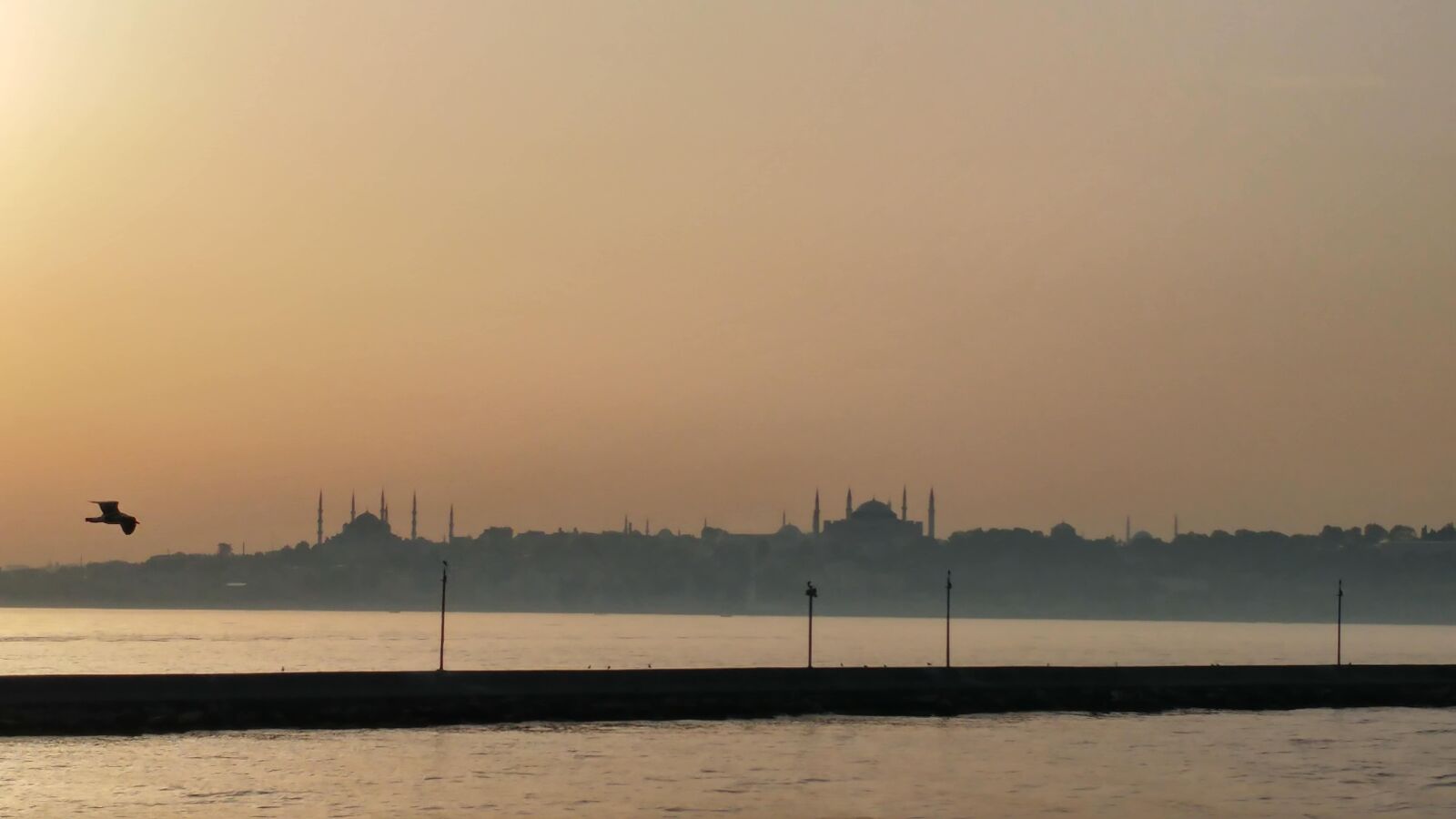 LG G5 sample photo. Lake, shadow, dawn, urban photography