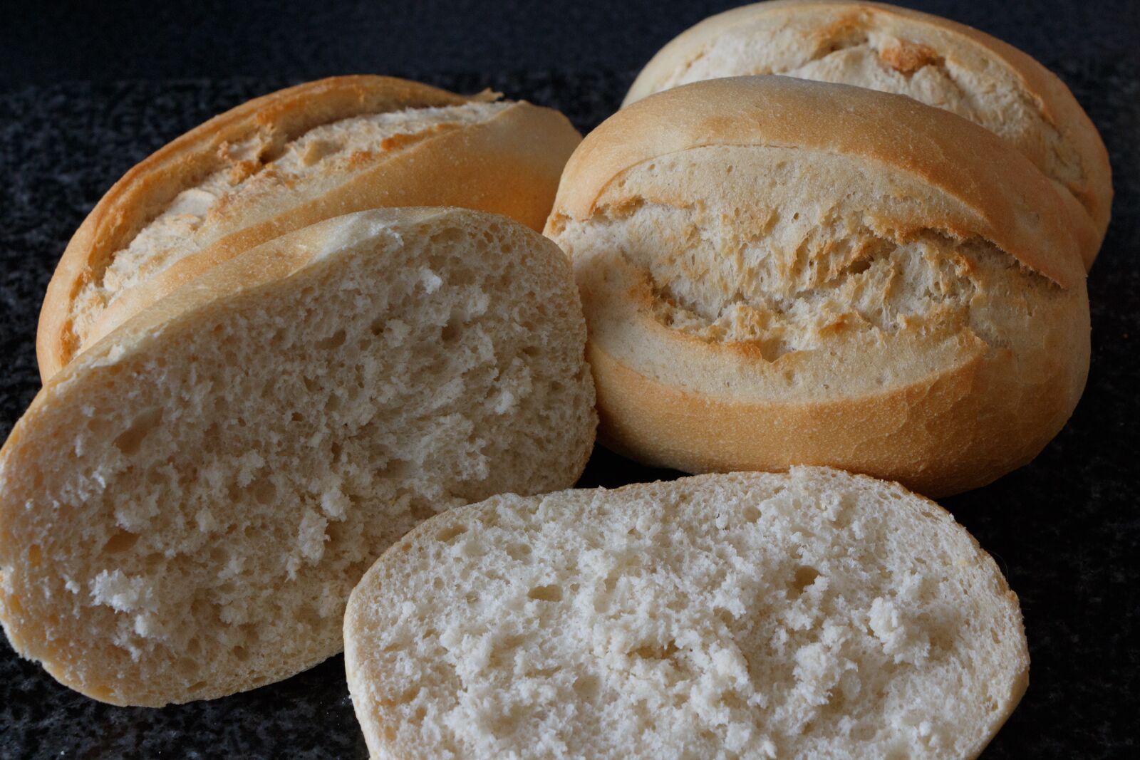 Canon EOS 700D (EOS Rebel T5i / EOS Kiss X7i) sample photo. Bread, loaf, food photography