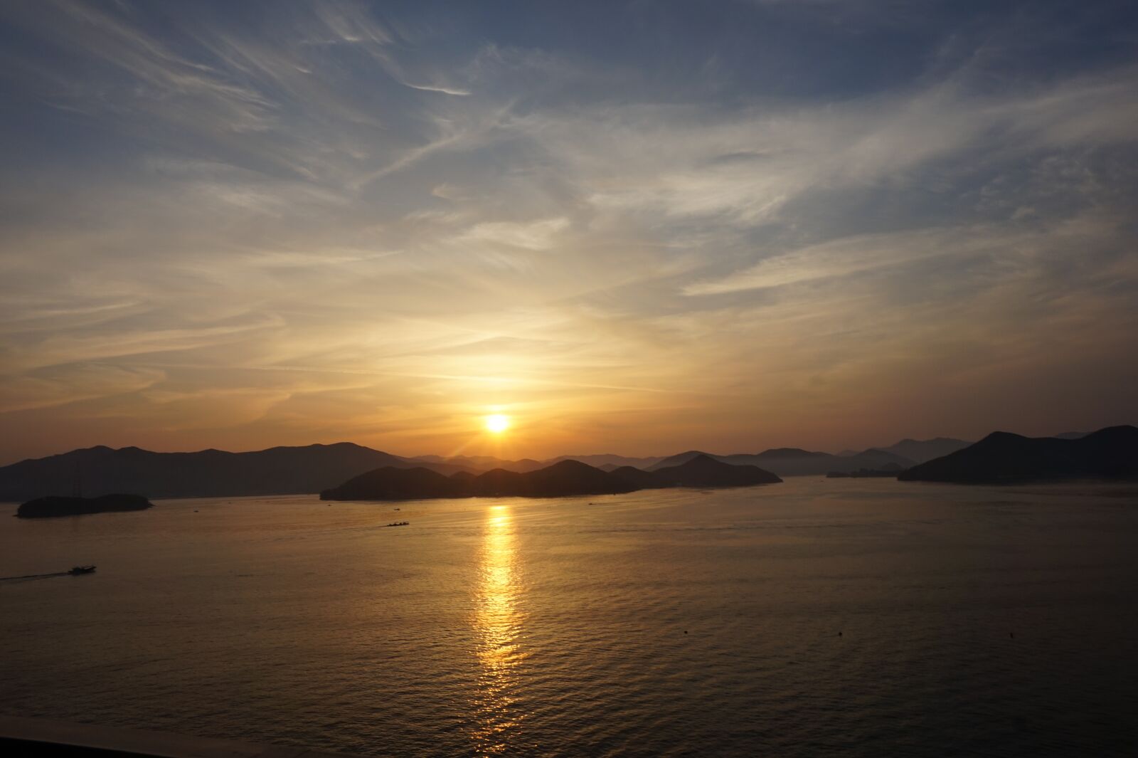 Sony Alpha a5000 (ILCE 5000) sample photo. Sunrise, the sun rises photography