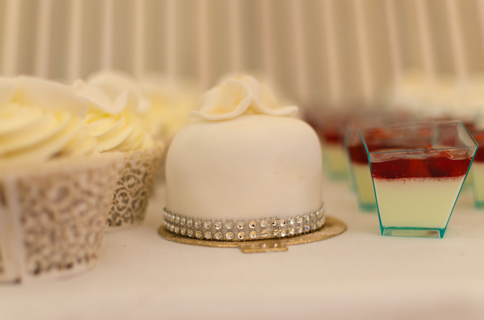 Nikon D5100 + Nikon AF-S DX Nikkor 35mm F1.8G sample photo. Beautiful, bliss, bridal, buttermilk photography