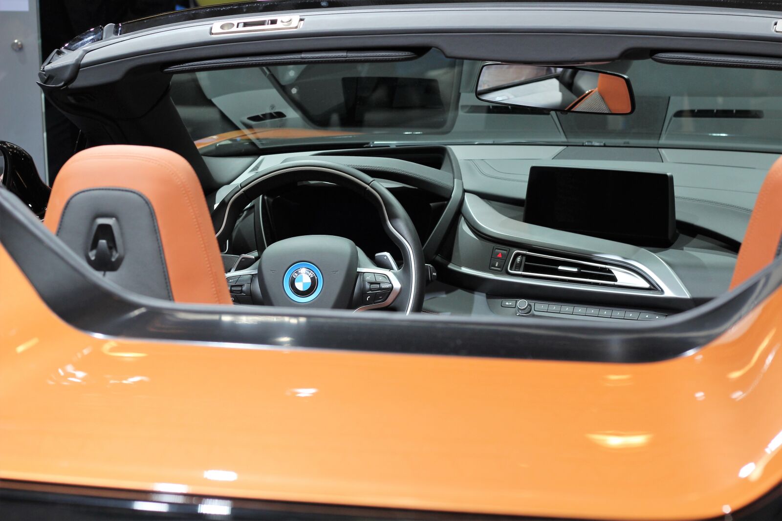 Canon EOS 600D (Rebel EOS T3i / EOS Kiss X5) + Canon EF 50mm F1.8 II sample photo. Car, bmw i8 roadster photography