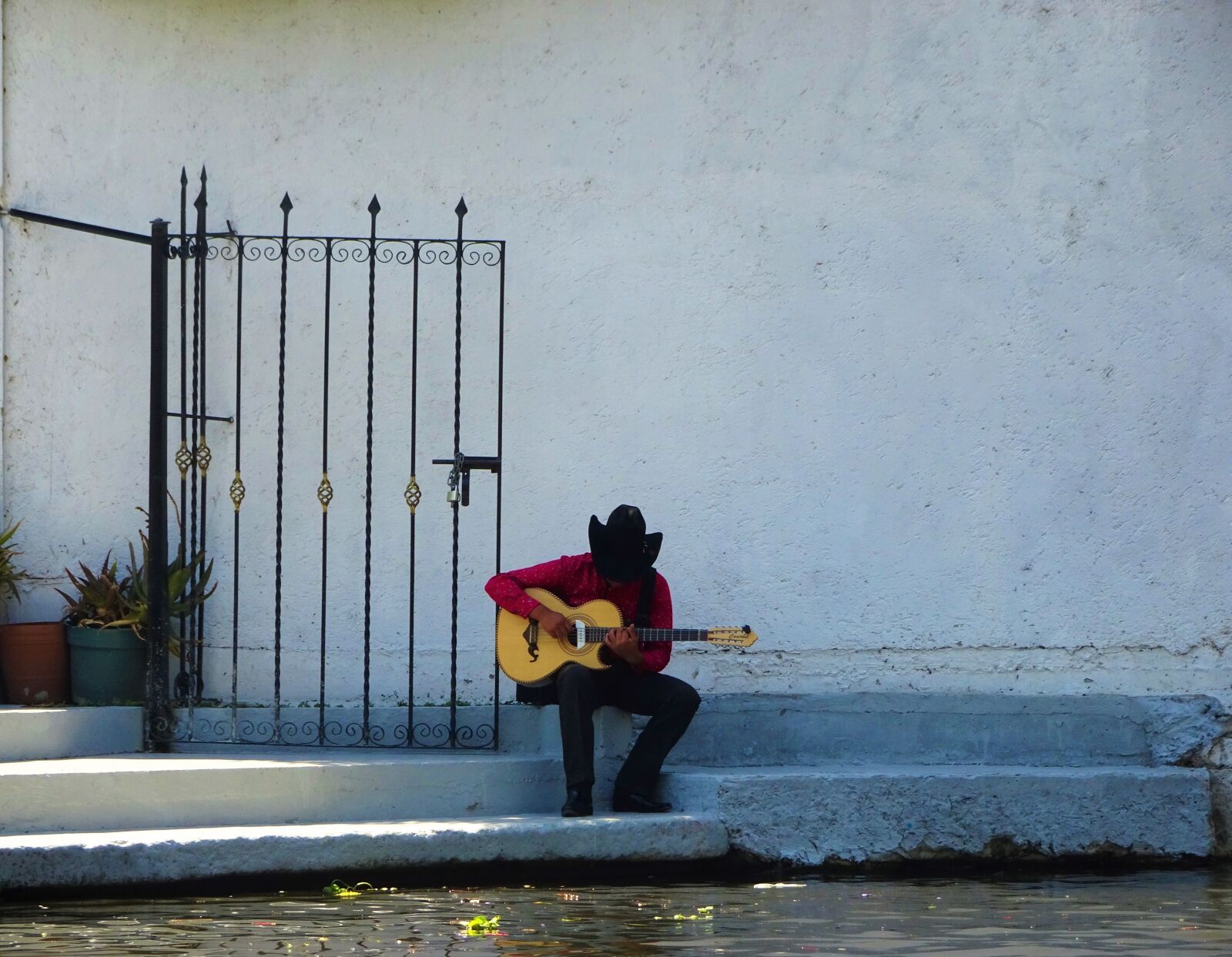 Sony Cyber-shot DSC-WX500 sample photo. Mexico, musician, guitar photography