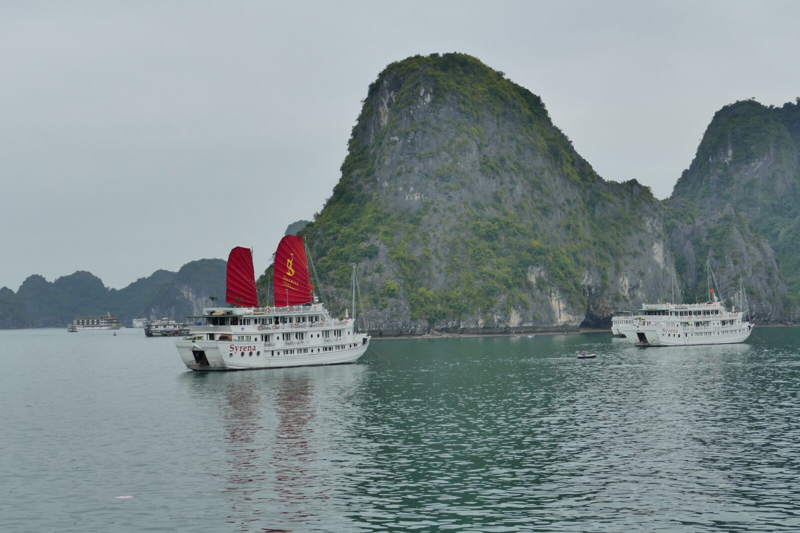 Panasonic Lumix DMC-FZ1000 sample photo. Vietnam, halong, halong bay photography