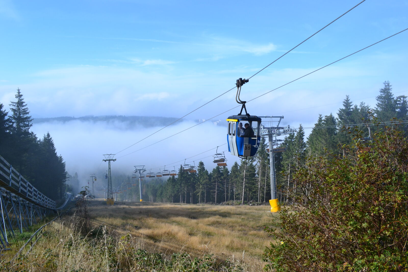 Nikon D3100 sample photo. Autumn, cold, fog, funicular photography