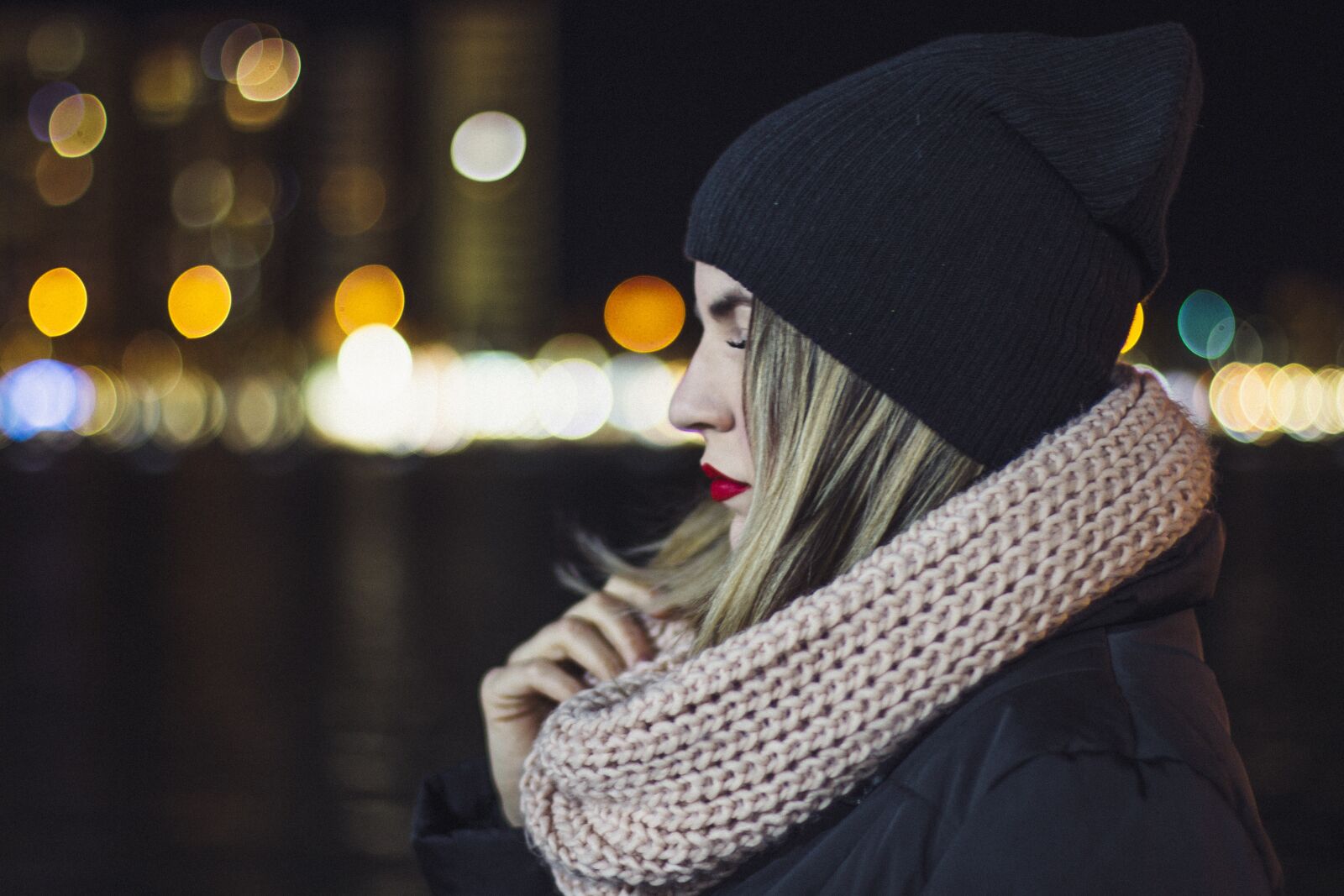 Canon EOS 70D + Canon EF 50mm F1.4 USM sample photo. Dark, night, bokeh photography