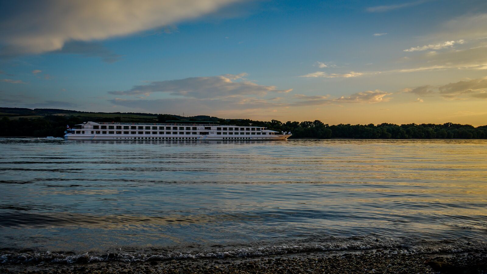 Nikon D3200 sample photo. Ship, river, danube photography