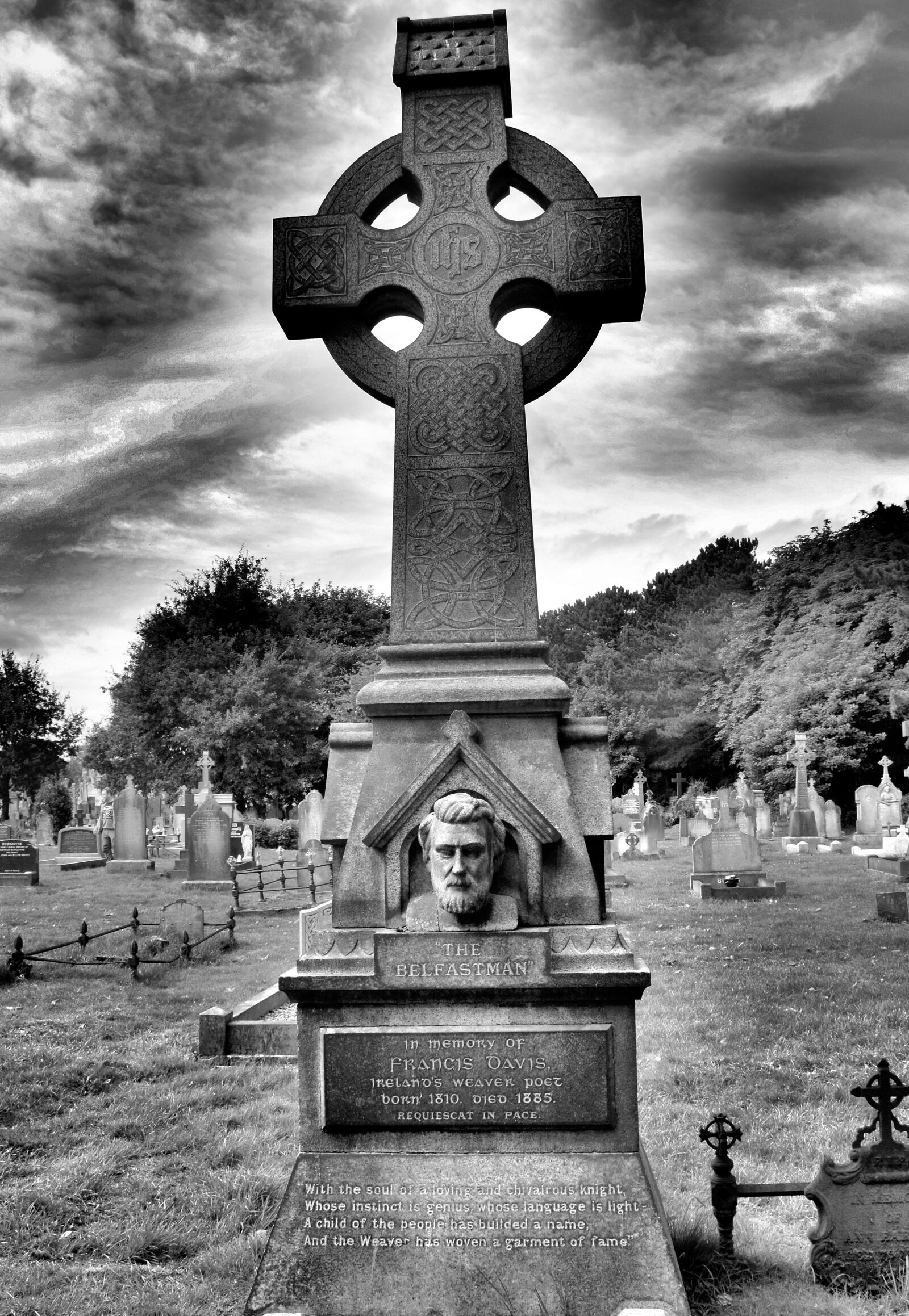 Nikon D5100 sample photo. Belfastman, grave, graveyard photography