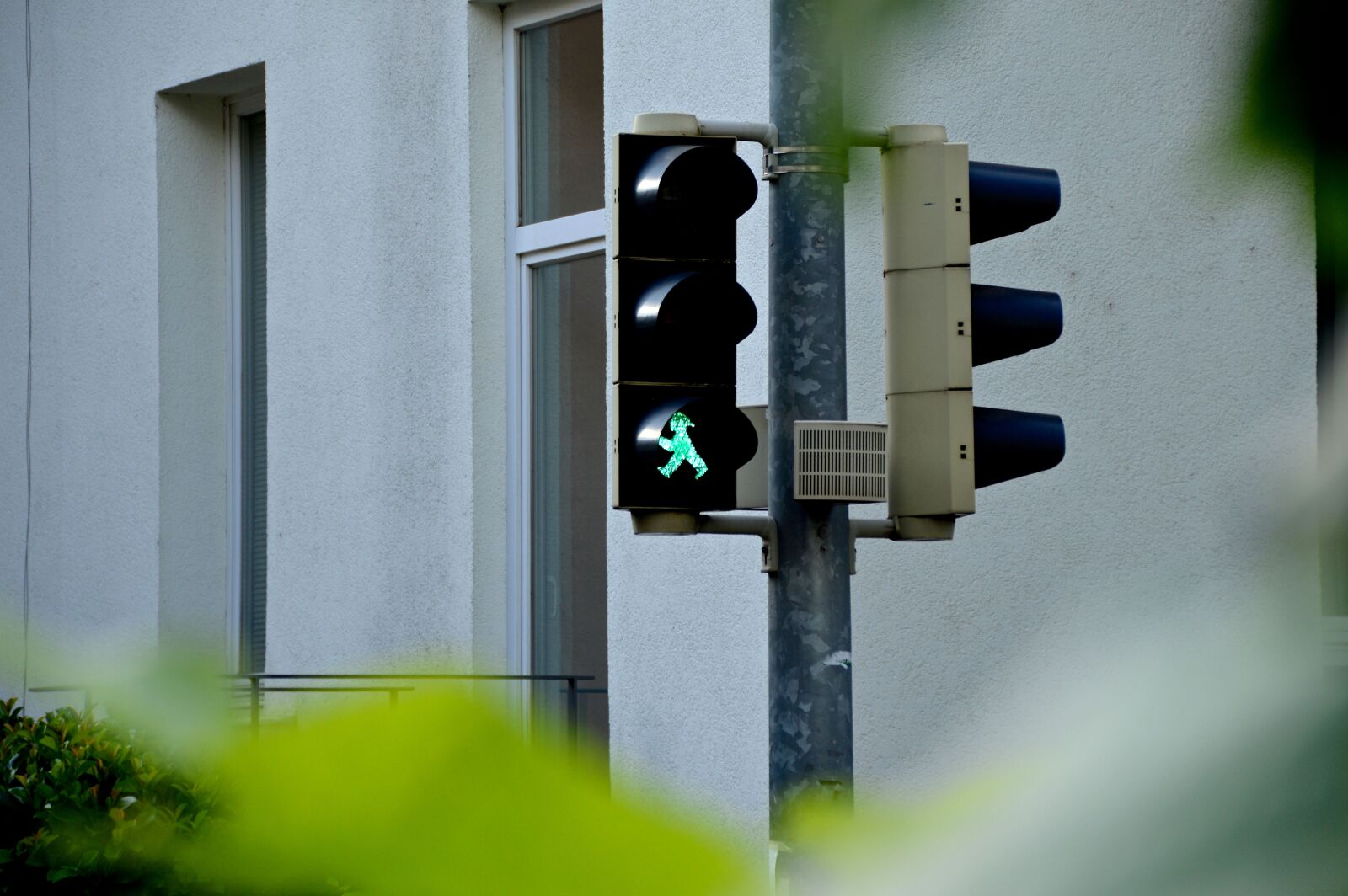 Nikon D3200 sample photo. Green traffic light, traffic photography
