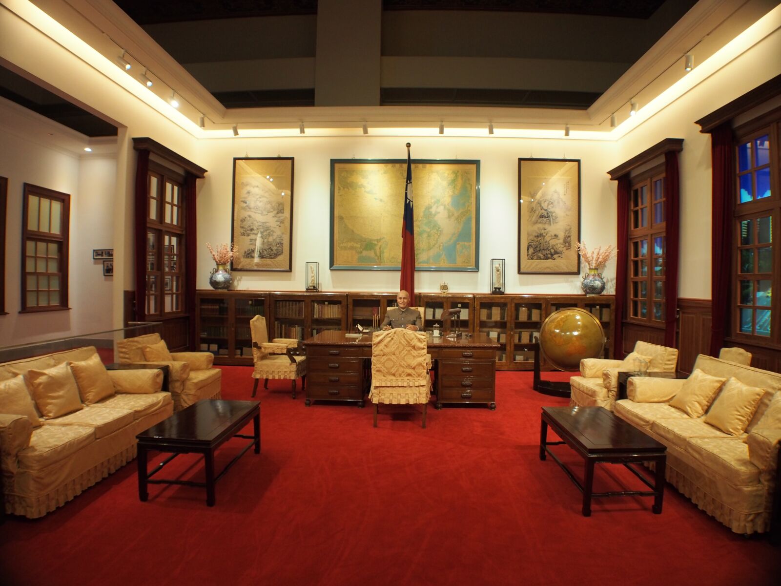 OLYMPUS M.12-50mm F3.5-6.3 sample photo. Office, chiang kai-shek, wax photography