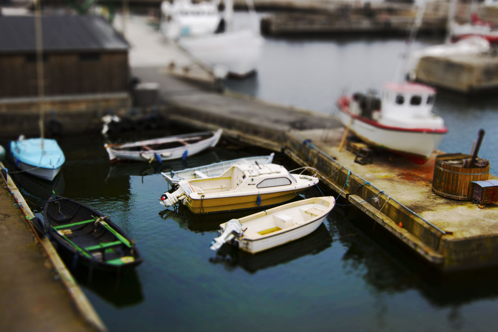 Canon EOS 760D (EOS Rebel T6s / EOS 8000D) sample photo. Blue, boats, calm, calm photography