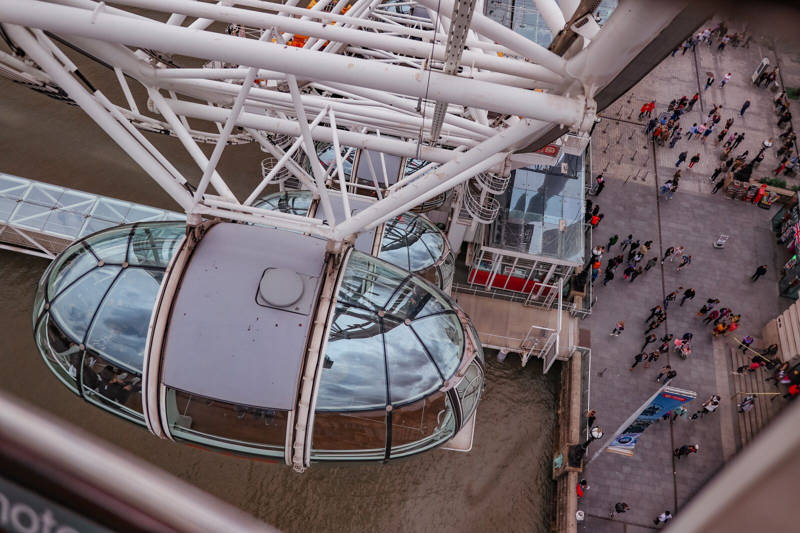 Canon 18-35mm F1.8 DC HSM | Art 013 sample photo. London eye, london, england photography