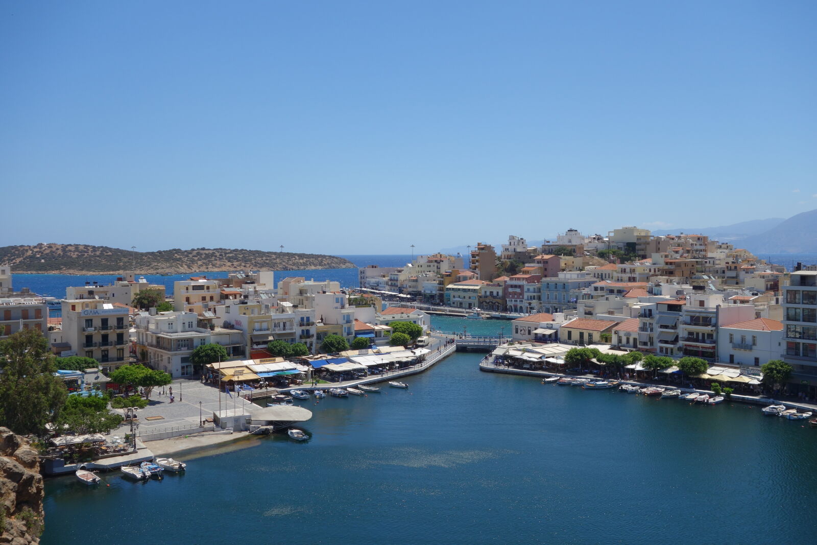 Sony Cyber-shot DSC-RX100 sample photo. Boats, city, greece, houses photography