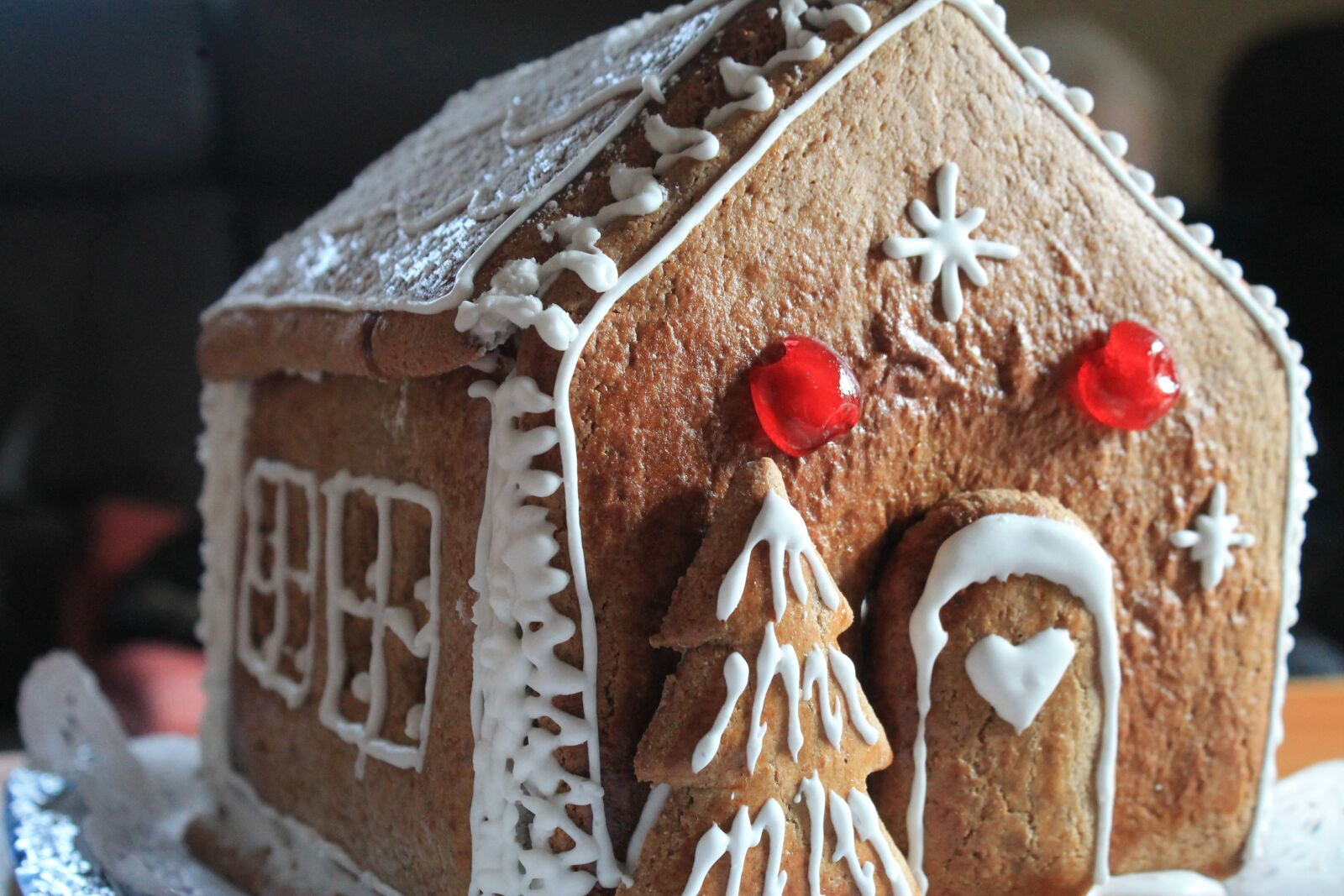 Canon EOS 1100D (EOS Rebel T3 / EOS Kiss X50) sample photo. Gingerbread house, gingerbread, christmas photography