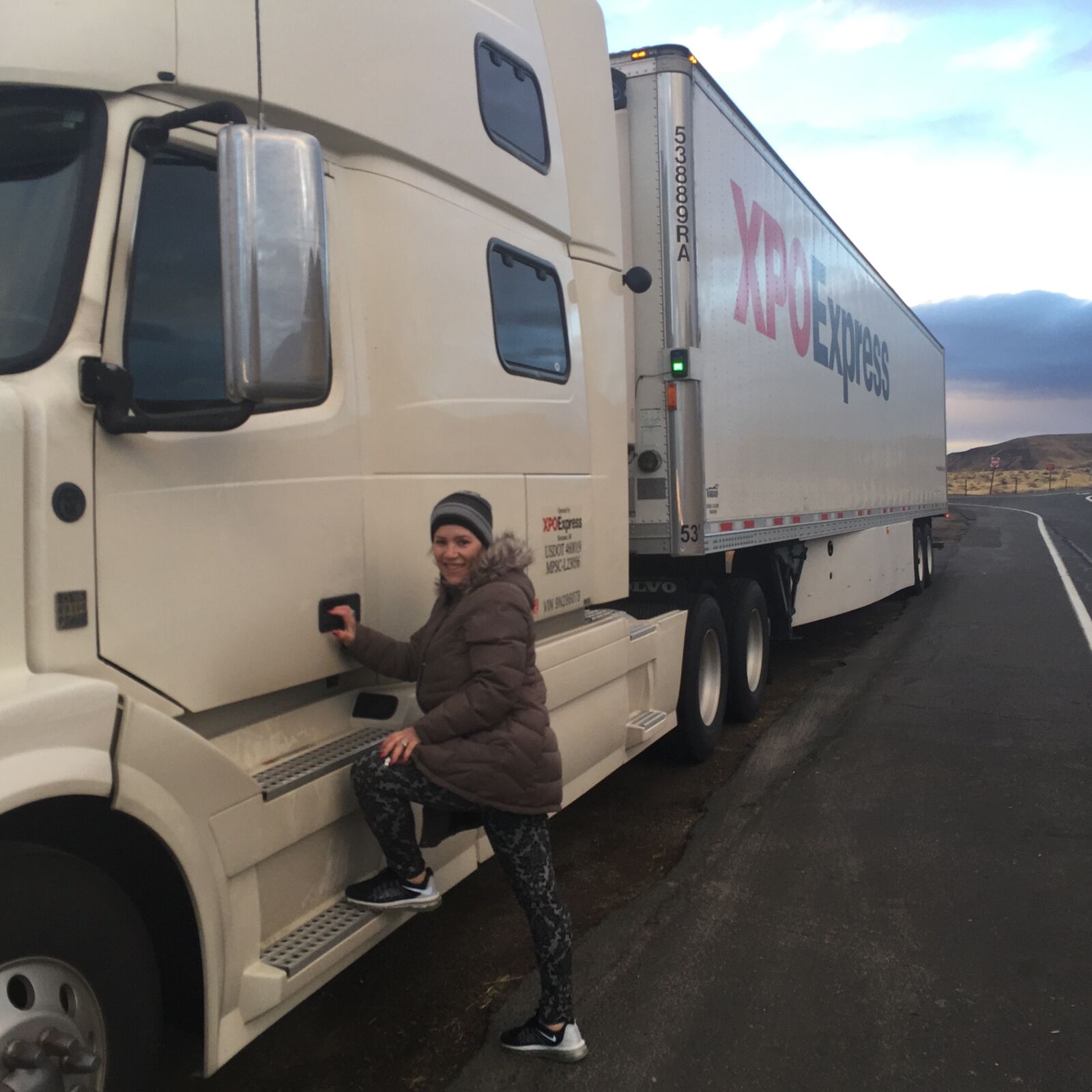 iPhone 6 Plus back camera 4.15mm f/2.2 sample photo. Trucking, wife photography