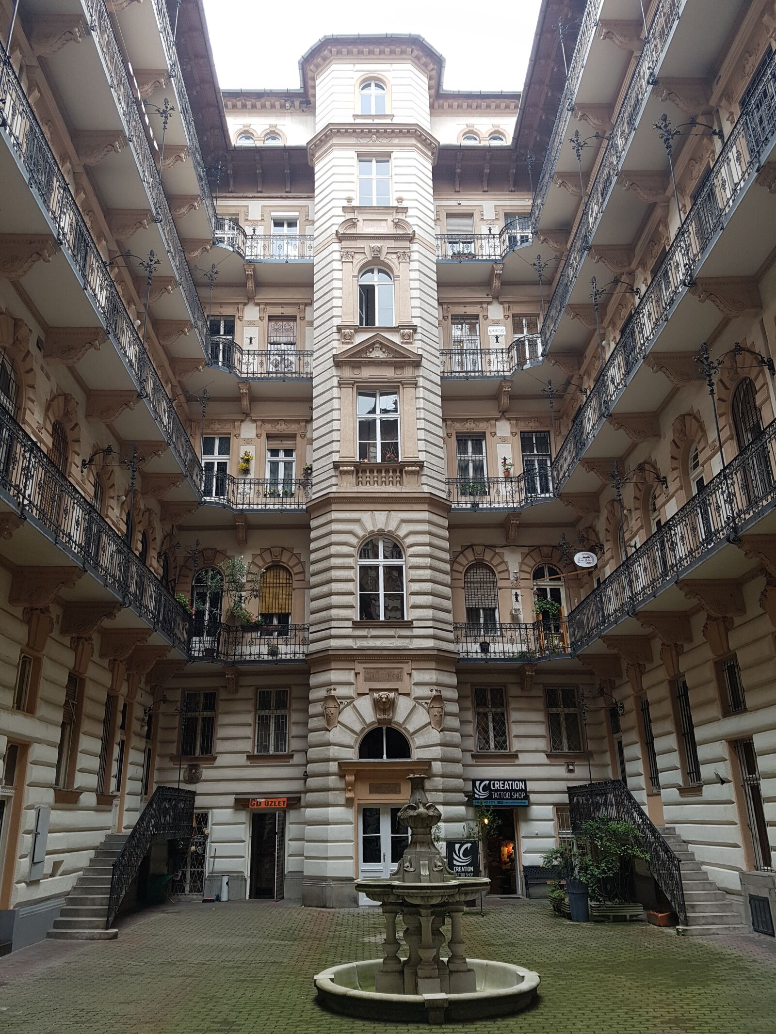 Samsung Galaxy S7 Edge sample photo. Budapest, hungary, courtyard photography