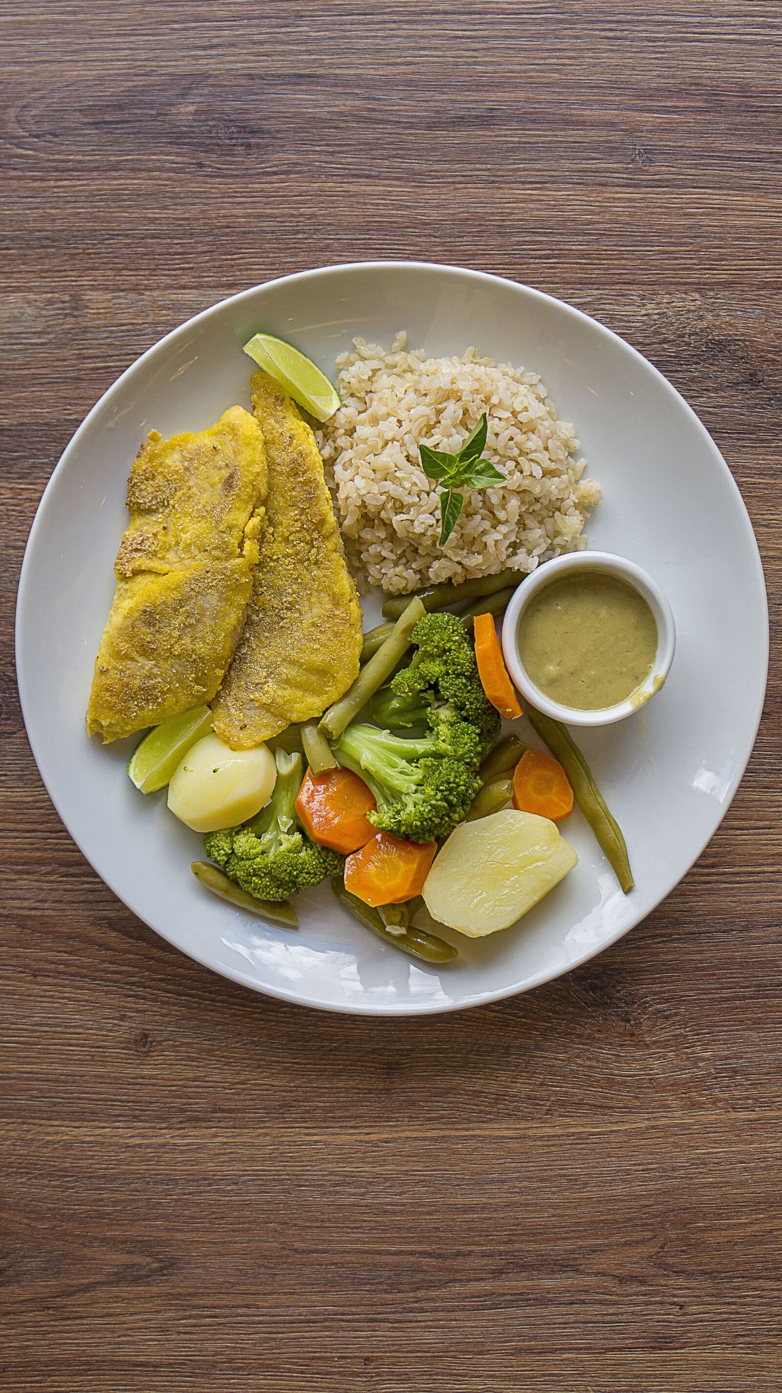 Sony Alpha a3000 + Sony E 18-55mm F3.5-5.6 OSS sample photo. Healthy food, fish, breaded photography