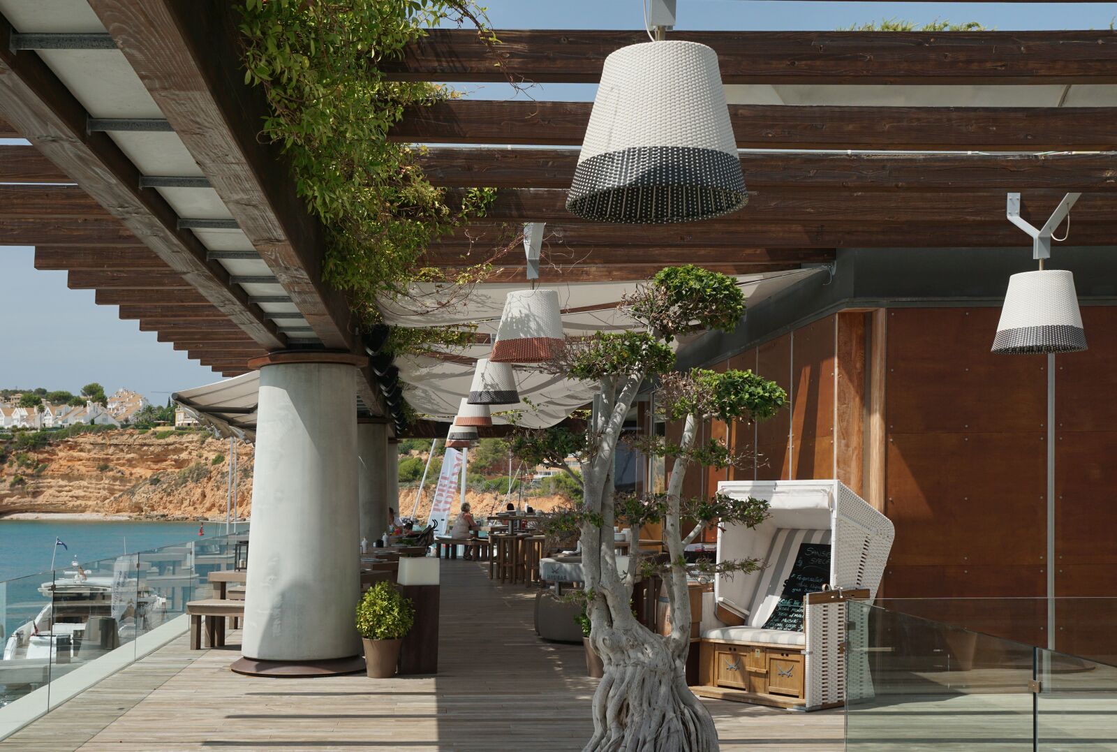 Sony ILCA-77M2 + Sony DT 16-50mm F2.8 SSM sample photo. Port adriano, lifestyle, design photography