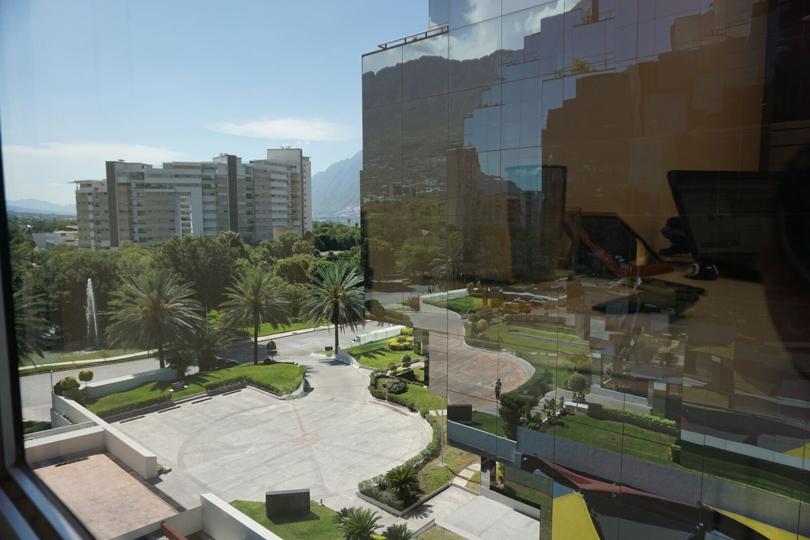 Sony E 16-50mm F3.5-5.6 PZ OSS sample photo. Building, offices, monterrey photography