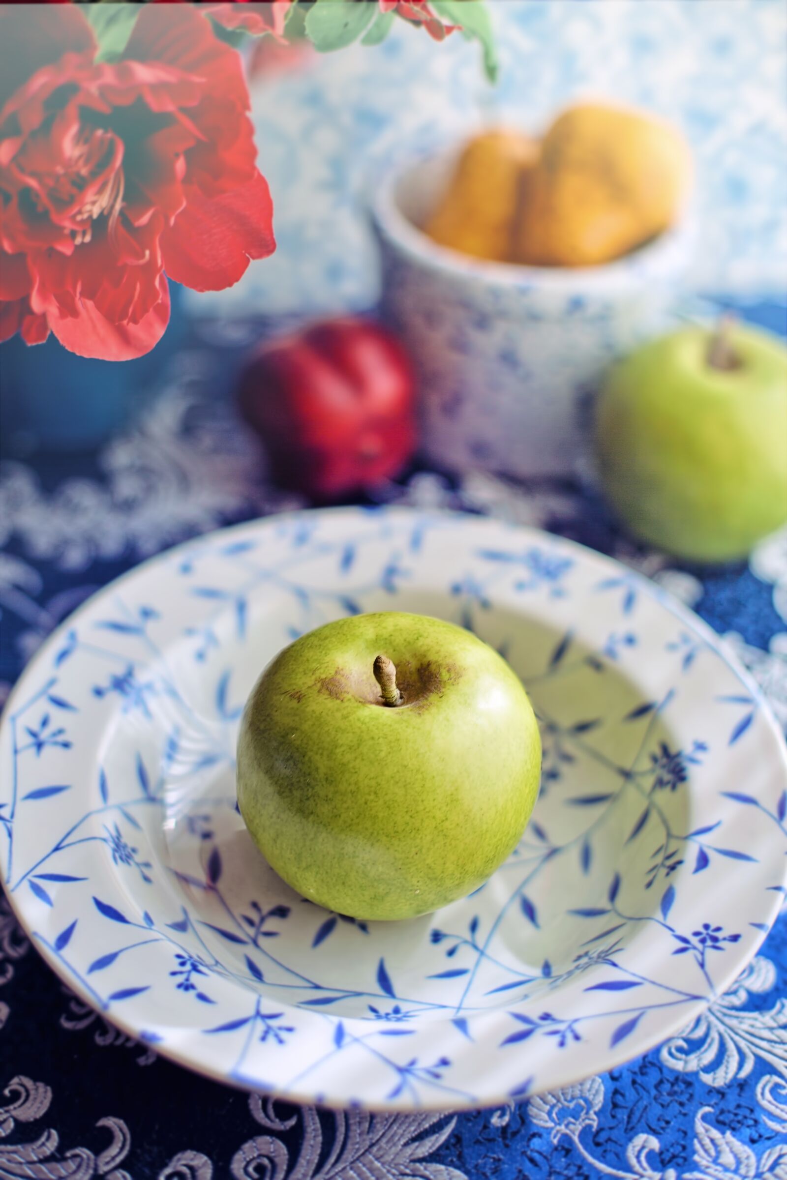 Canon EF 50mm F1.4 USM sample photo. Still life, china blue photography