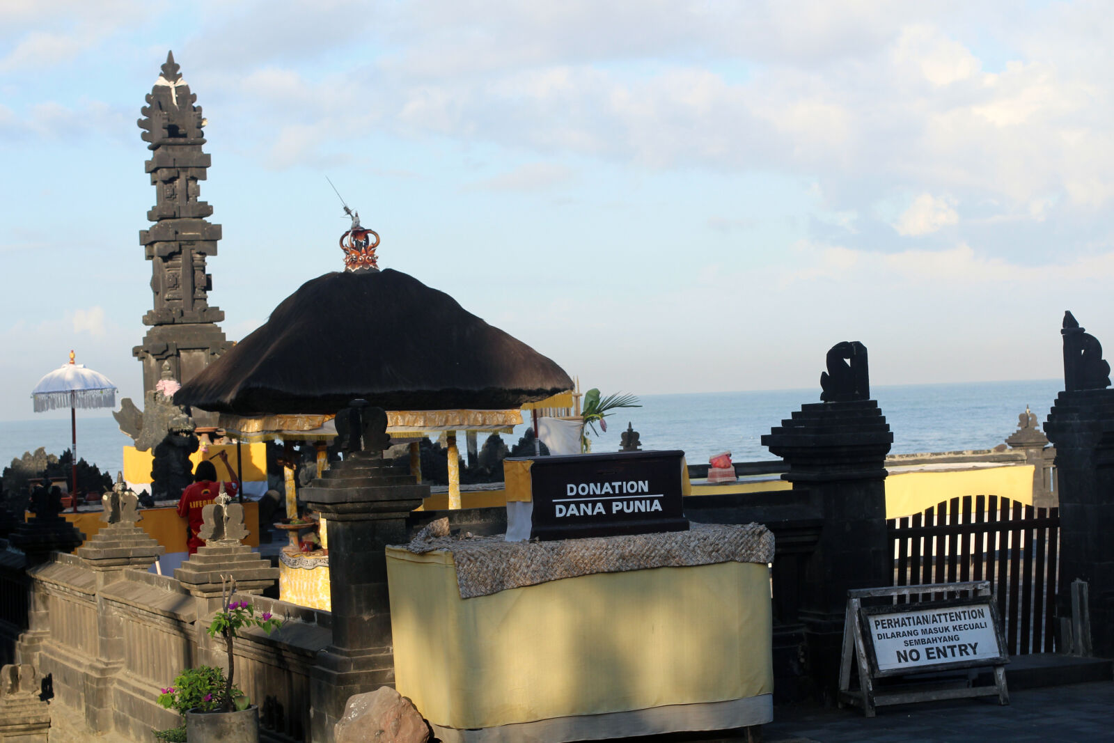 Canon EOS 650D (EOS Rebel T4i / EOS Kiss X6i) + Canon EF 50mm F1.4 USM sample photo. Buda, budha, tample photography