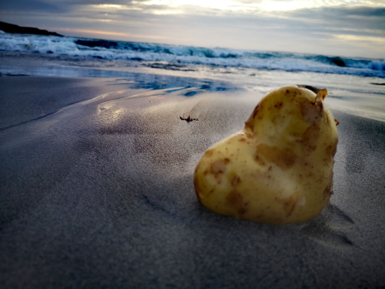 HUAWEI P20 sample photo. Beach, heart, love photography