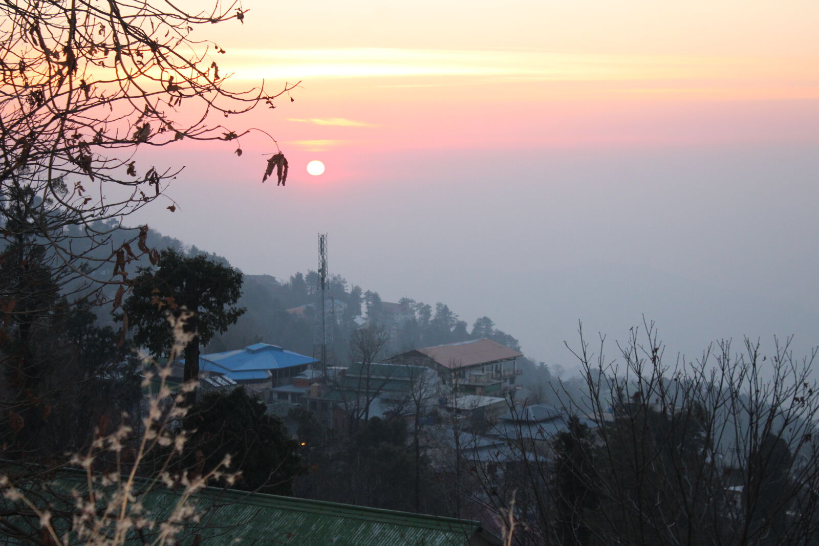 Canon EOS 1200D (EOS Rebel T5 / EOS Kiss X70 / EOS Hi) sample photo. Muree, sunset photography