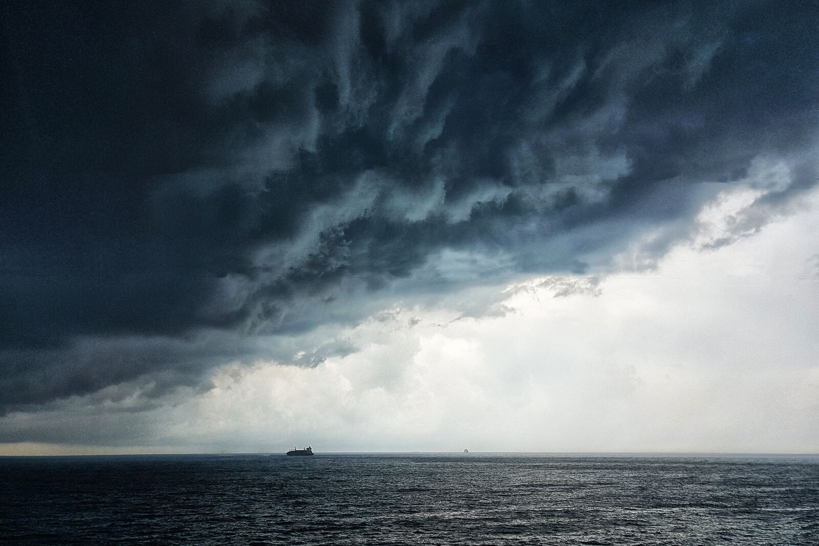 Samsung Galaxy S7 sample photo. Thunderstorm, storm, sea photography