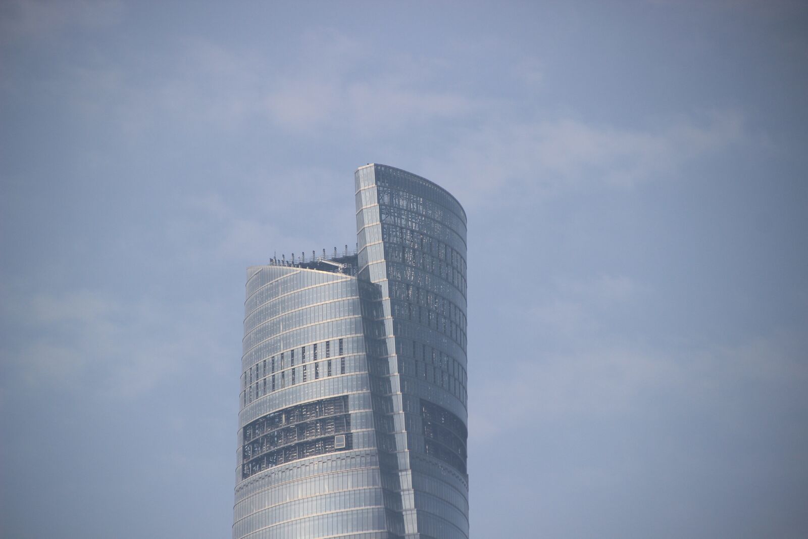 Canon EOS 600D (Rebel EOS T3i / EOS Kiss X5) sample photo. Building, architecture, skycraper photography