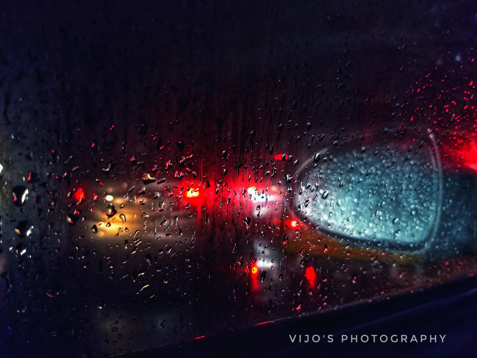 Motorola Moto G (5) Plus sample photo. Rain, drops, traffic photography