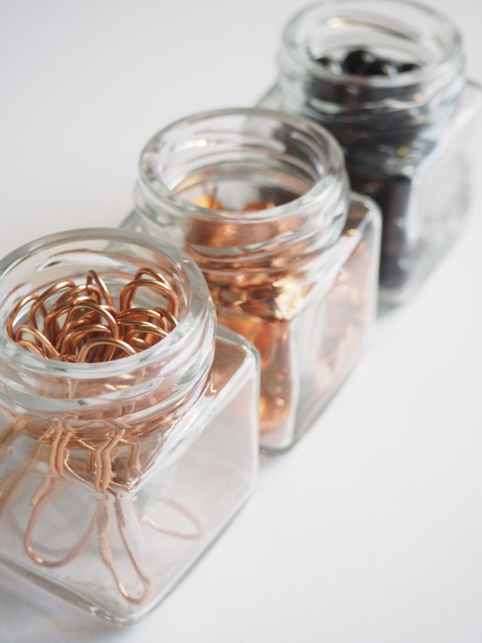 Olympus OM-D E-M10 II sample photo. Glass, jar, desktop photography