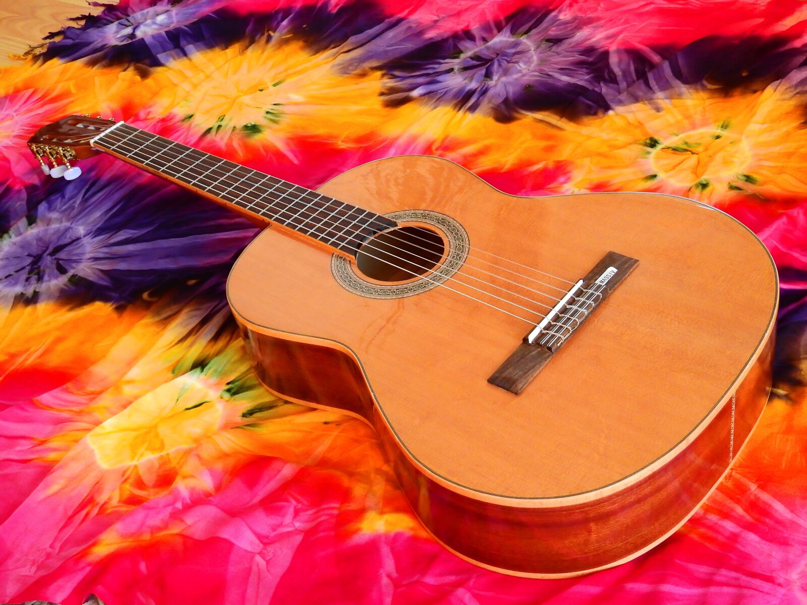 Nikon Coolpix P900 sample photo. Music, instrument, guitar photography