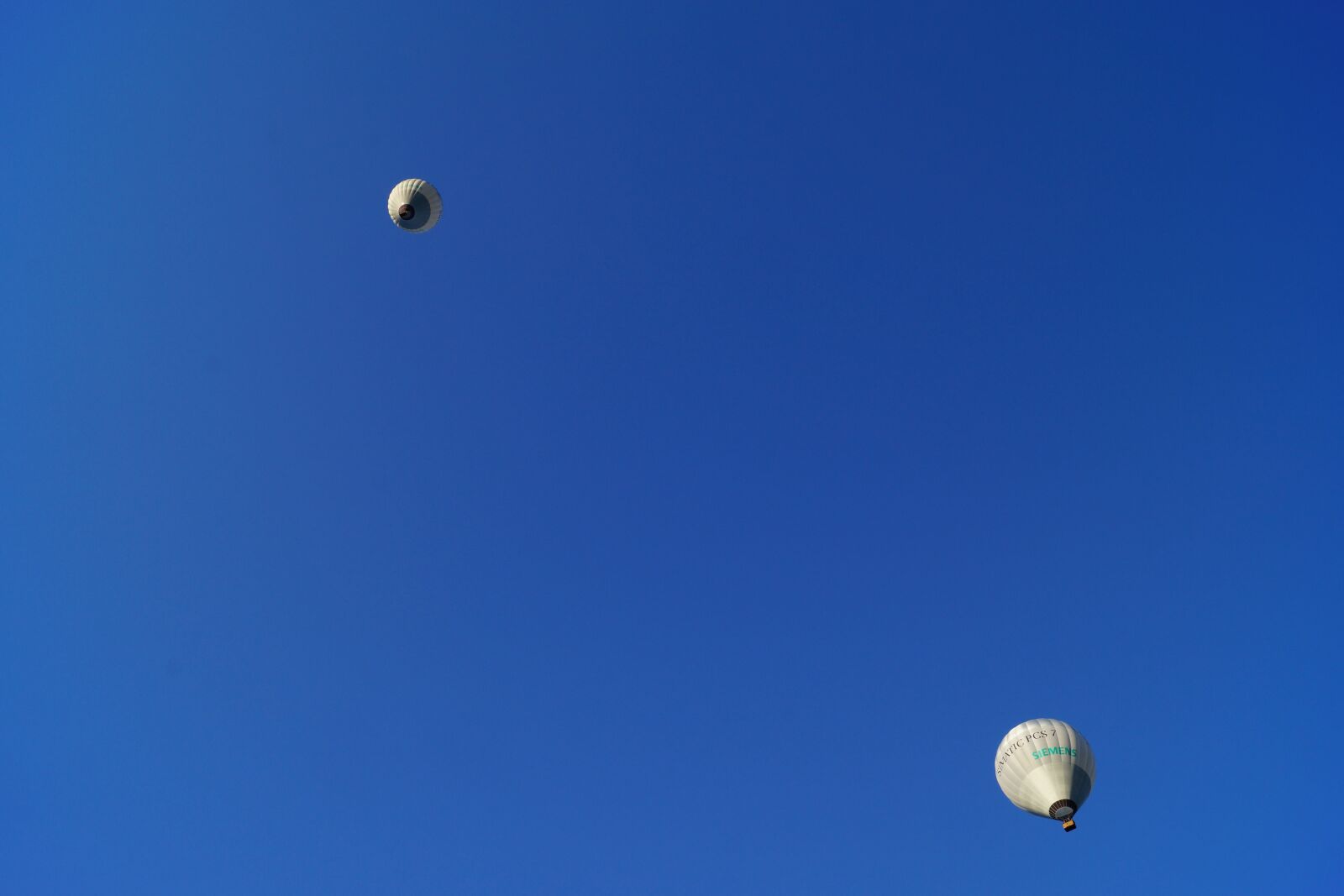 Sony SLT-A65 (SLT-A65V) + Sony DT 18-55mm F3.5-5.6 SAM sample photo. Hot air balloon, float photography