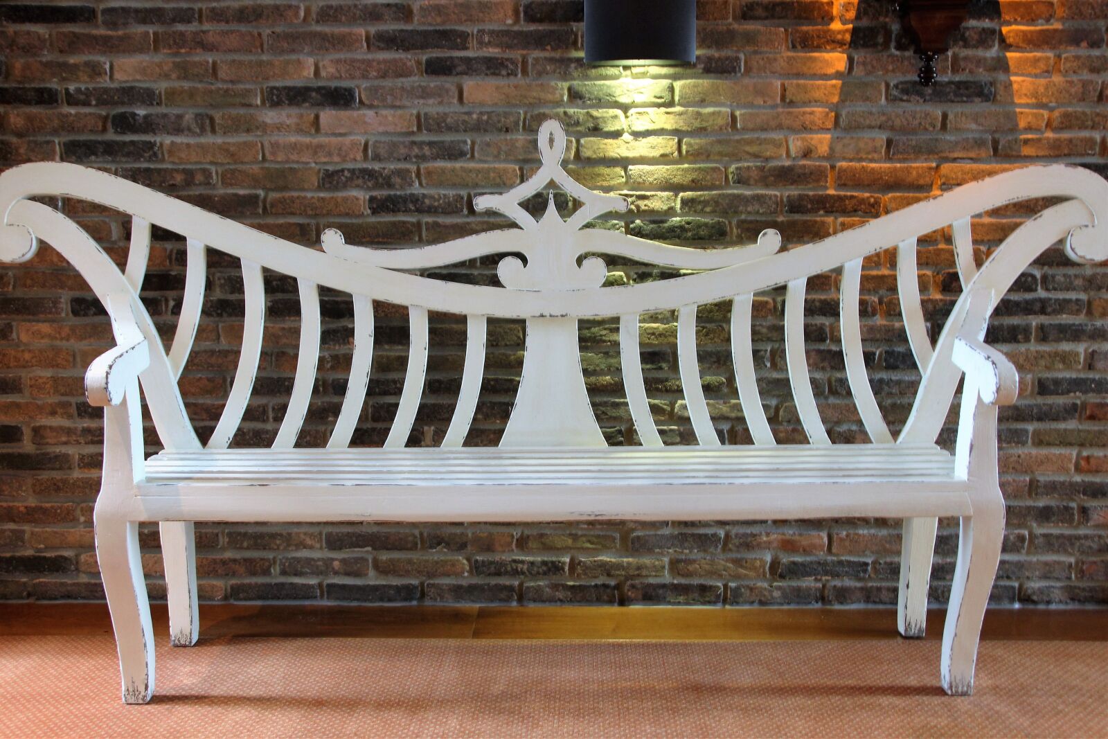 Canon EOS 600D (Rebel EOS T3i / EOS Kiss X5) sample photo. Bank, design, seating furniture photography