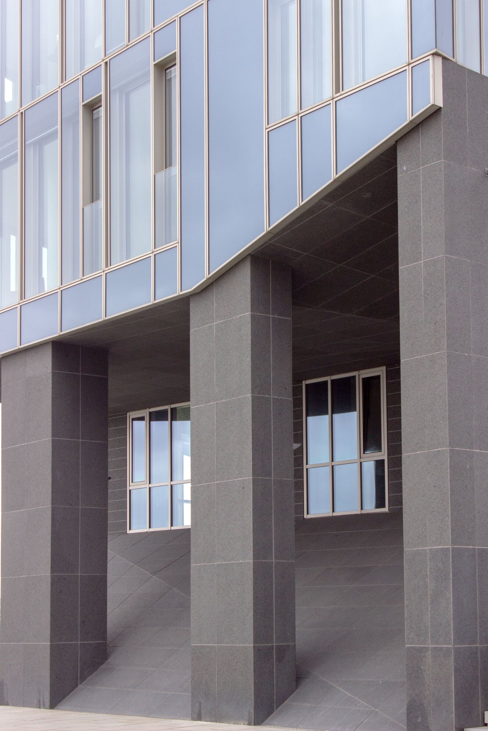 Canon EOS 600D (Rebel EOS T3i / EOS Kiss X5) sample photo. Architecture, building, modern photography