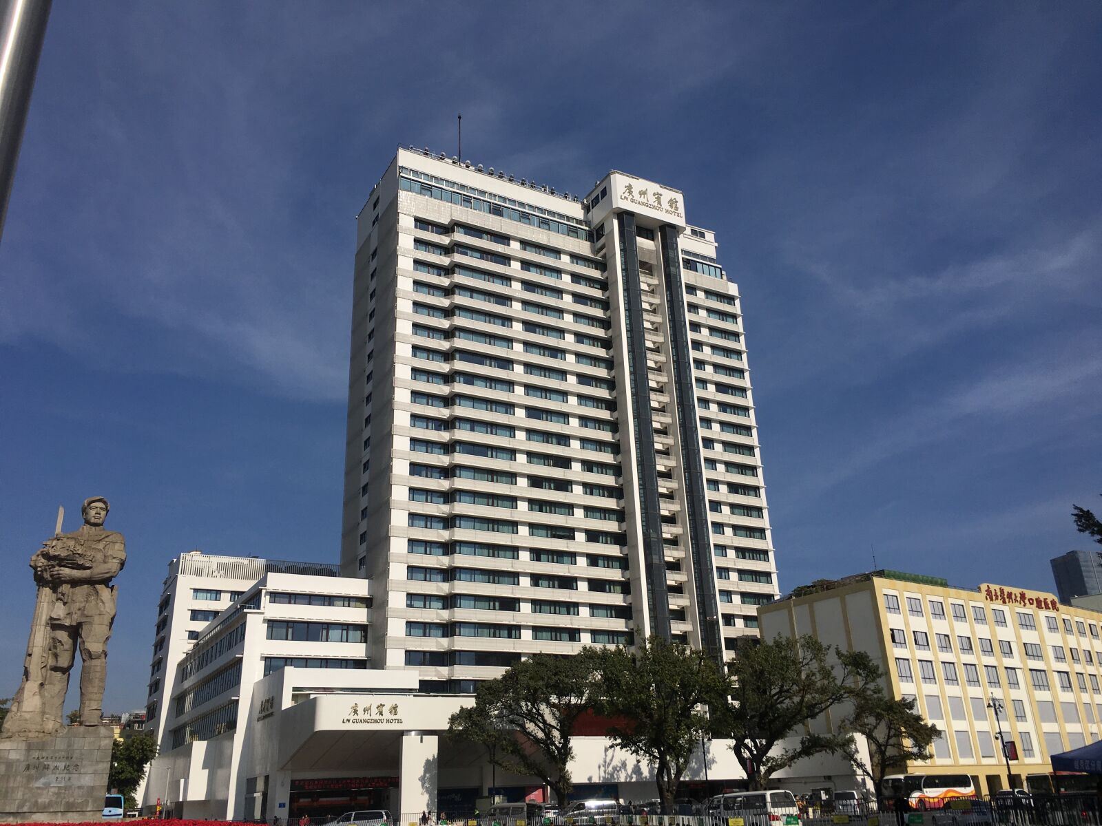iPhone 6s Plus back camera 4.15mm f/2.2 sample photo. Haizhu square, guangzhou hotels photography