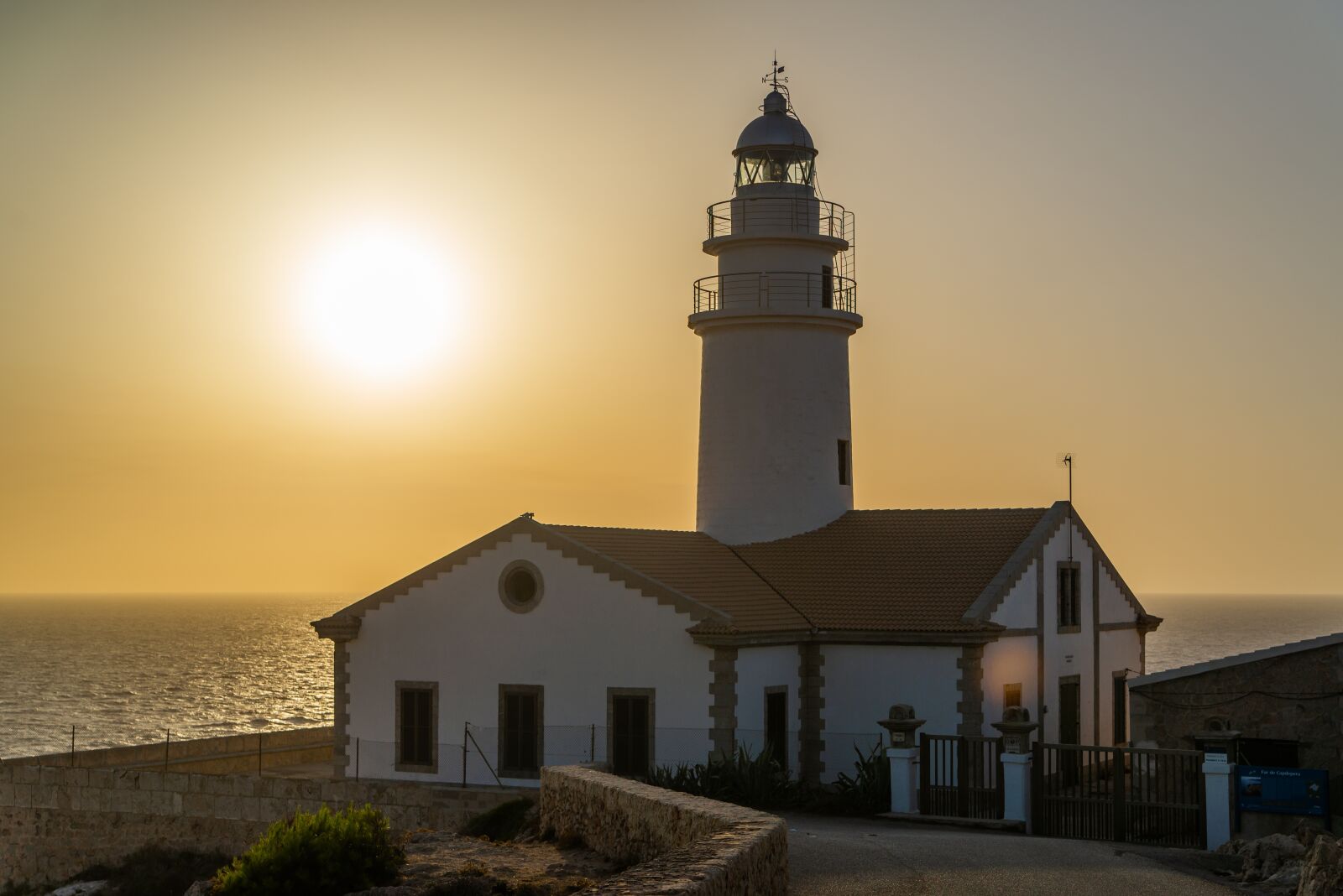 Nikon D600 sample photo. Lighthouse, sun, sea photography