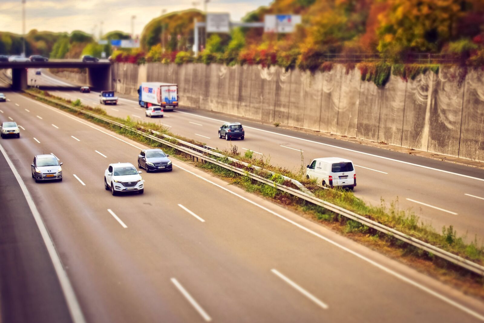 Olympus OM-D E-M10 sample photo. Highway, auto, traffic photography