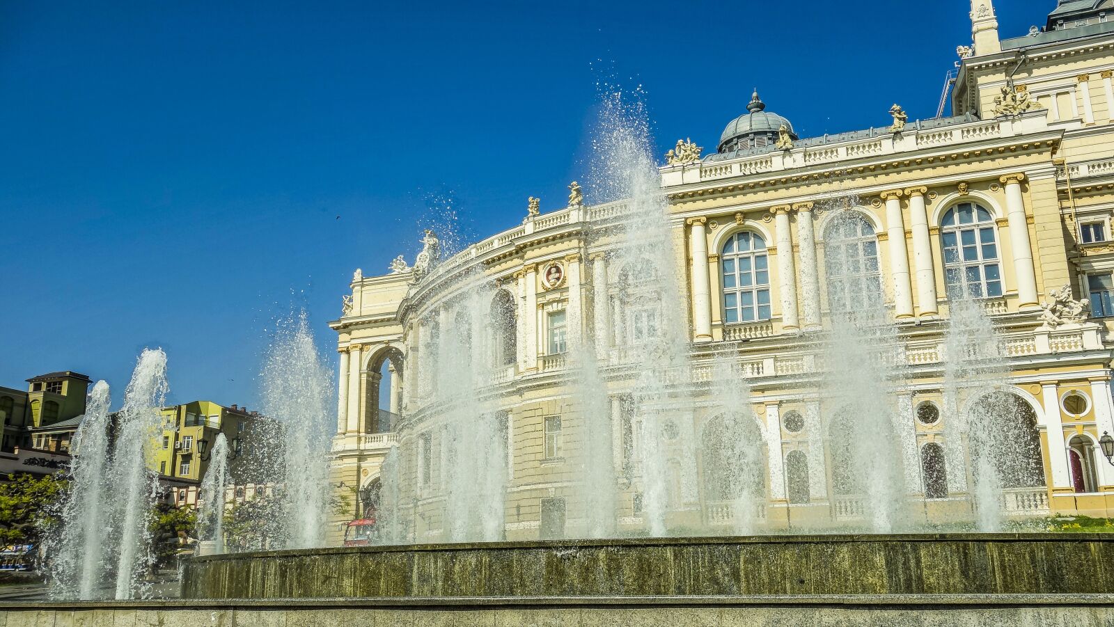 Sony Cyber-shot DSC-RX100 sample photo. Odess, theatre, fountain photography